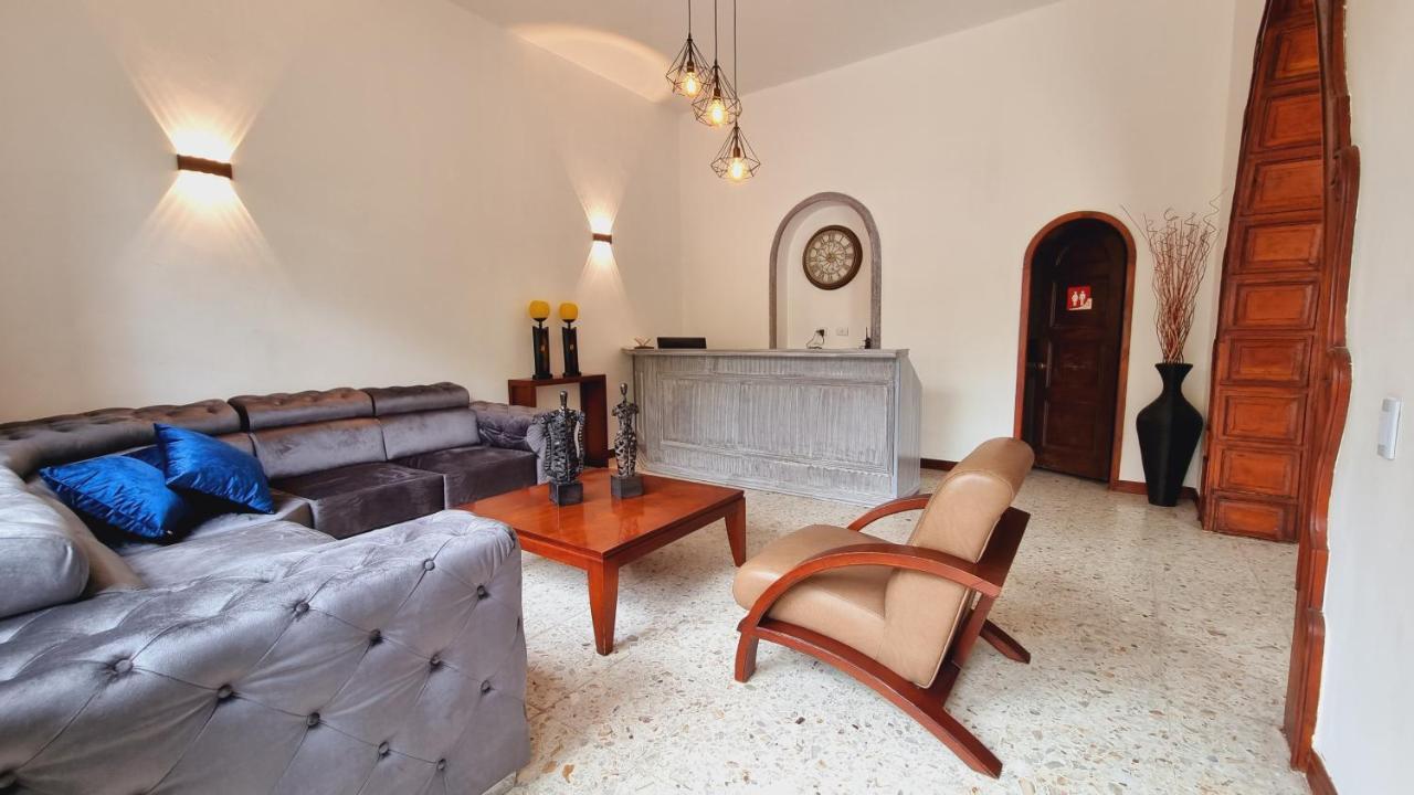 Hotel Karlo Cali Kültér fotó