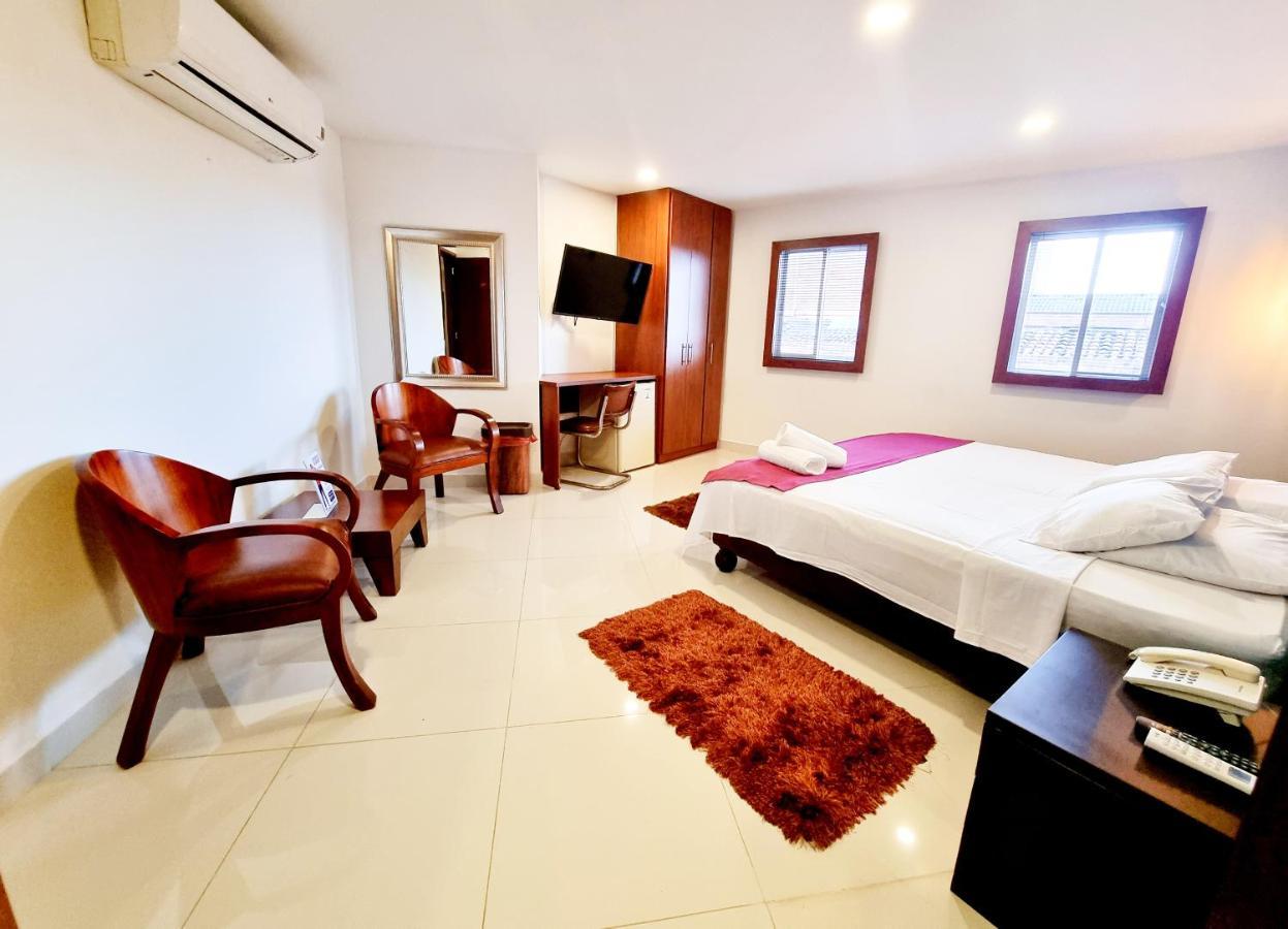 Hotel Karlo Cali Kültér fotó