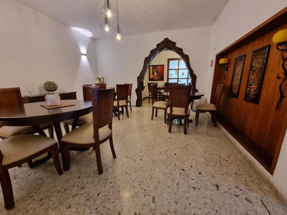 Hotel Karlo Cali Kültér fotó