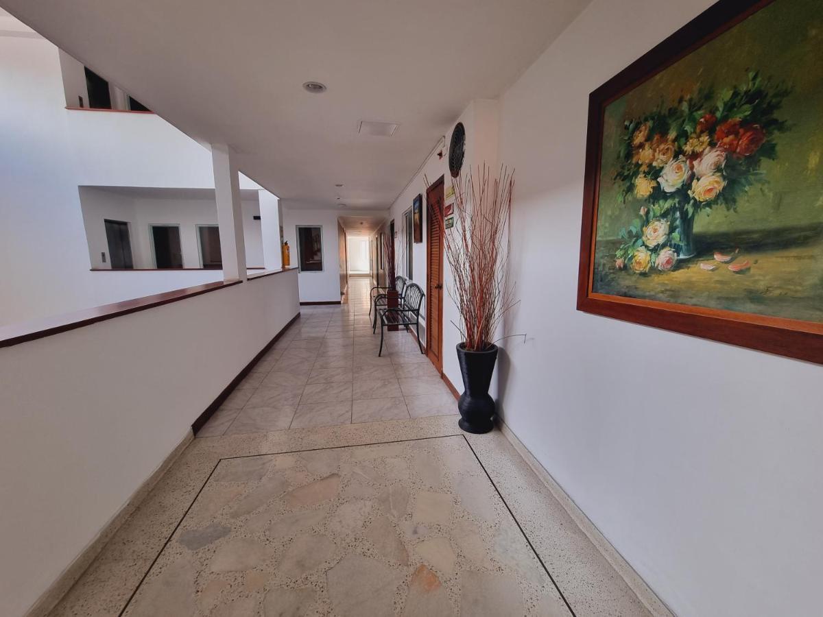 Hotel Karlo Cali Kültér fotó
