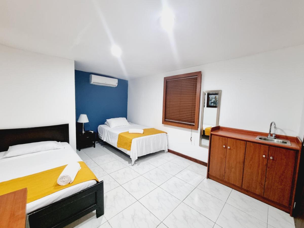 Hotel Karlo Cali Kültér fotó