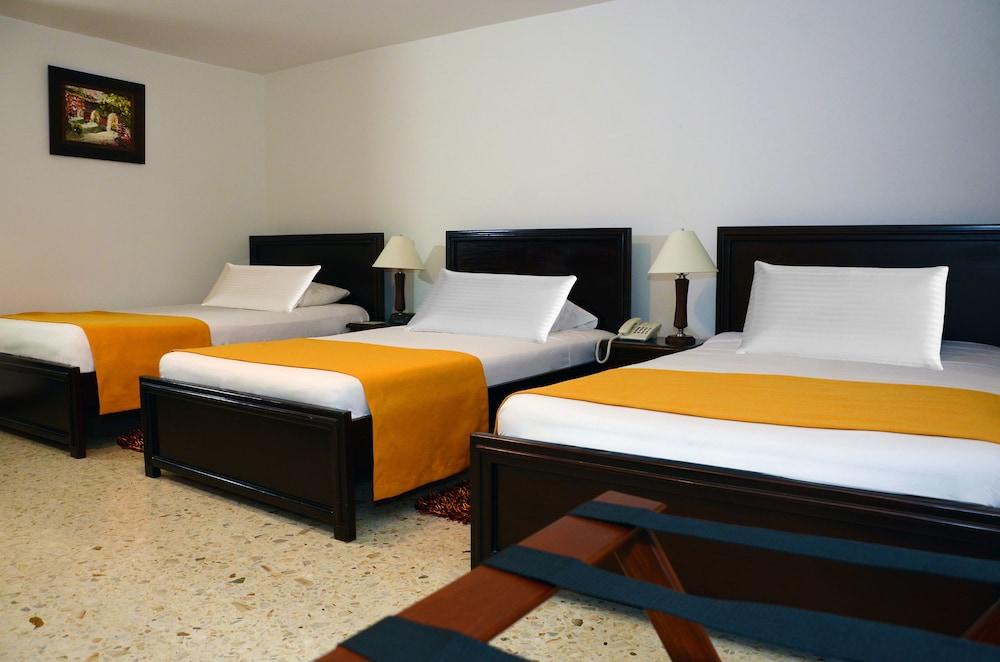 Hotel Karlo Cali Kültér fotó