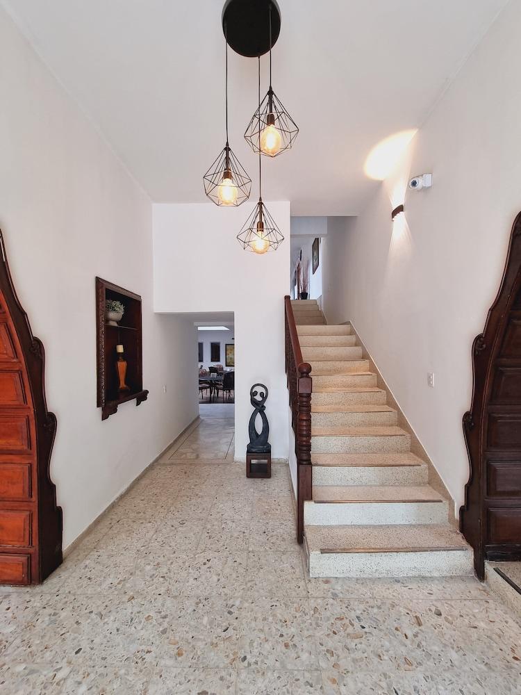 Hotel Karlo Cali Kültér fotó